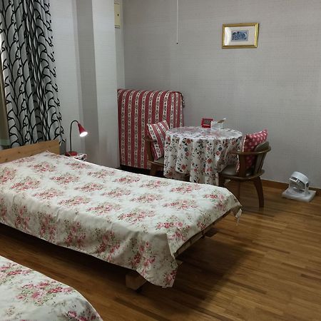 Ladies Inn Motomachi - Caters To Women Хита Экстерьер фото